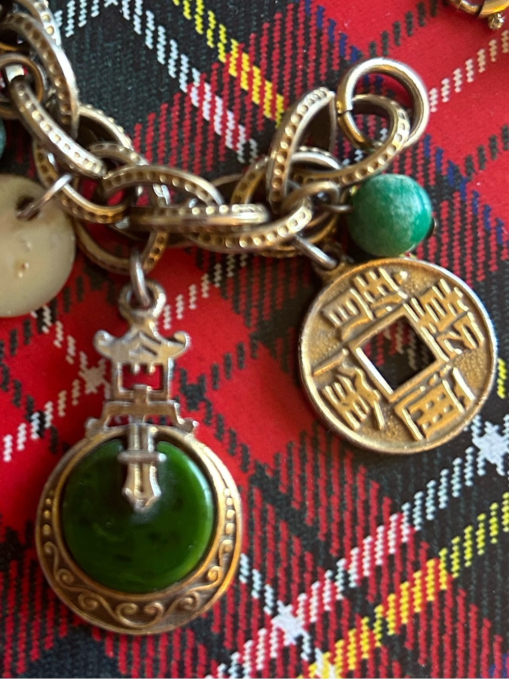 Vintage Signed ART Charm Bracelet Gold Tone Green Lucite Asian Chunky Faux Jade - Picture 9 of 10